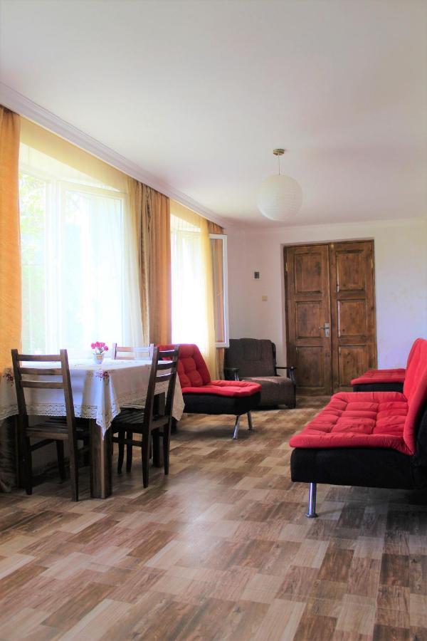 Guest House Racha Ambrolauri Εξωτερικό φωτογραφία