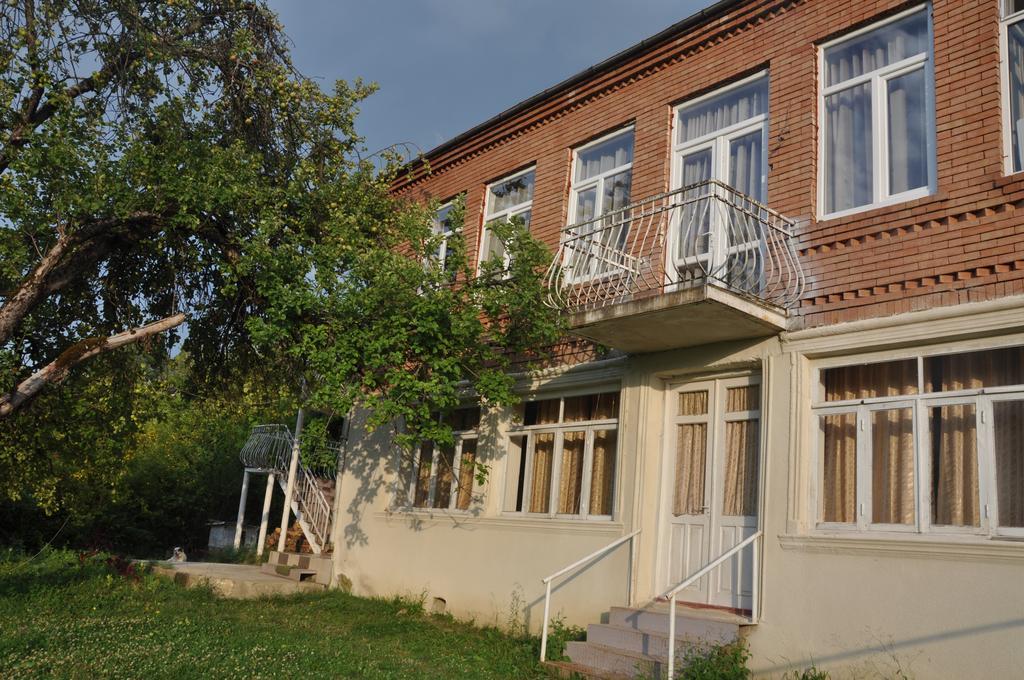 Guest House Racha Ambrolauri Εξωτερικό φωτογραφία